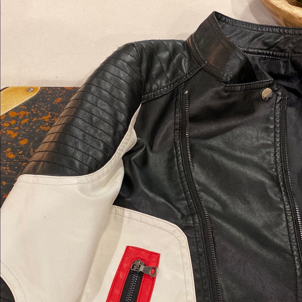 Stylish Black and White Leather Jacket with Red Accents - Picture 7 of 7